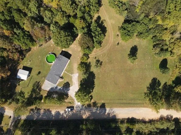 305 Windy Hills Ln SE, Calhoun, GA 30139