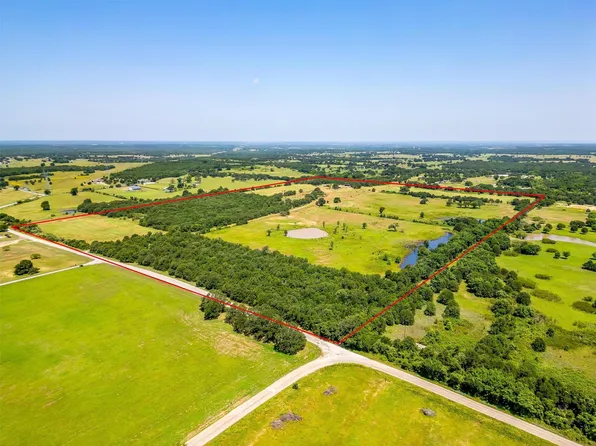 210 Trails End, Poolville, TX 76487