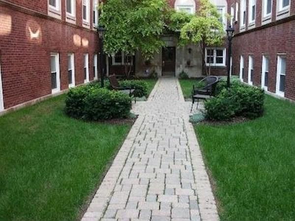 1st image of 1548 W Sherwin Ave APT 3N