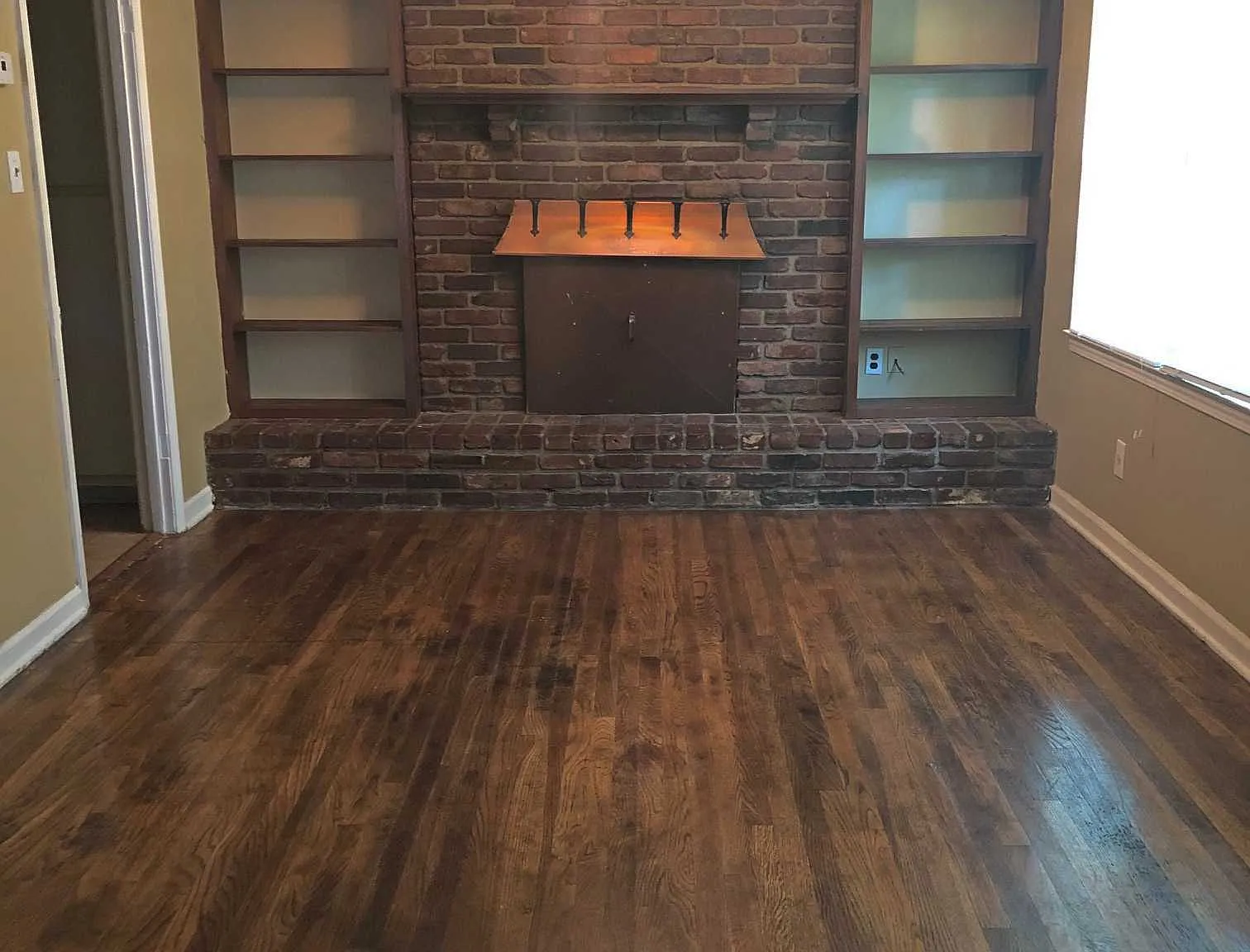 4 Bed 1.5 Bath for Rent — Photo 3