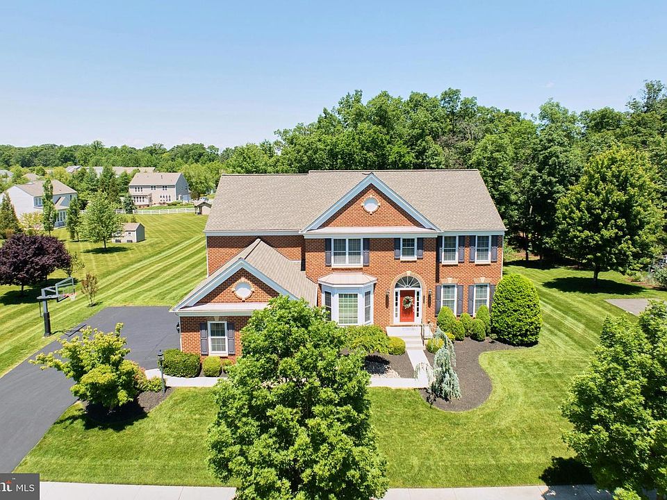 1st image of 20950 Highland Creek Dr