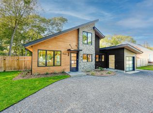 17 Heather Dr, Remsenburg, NY 11960