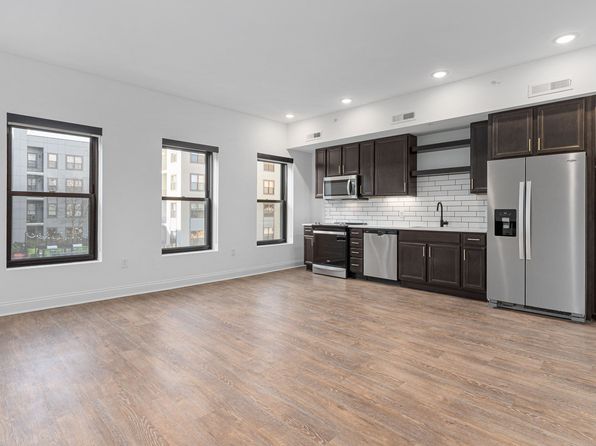 70 N High St #604