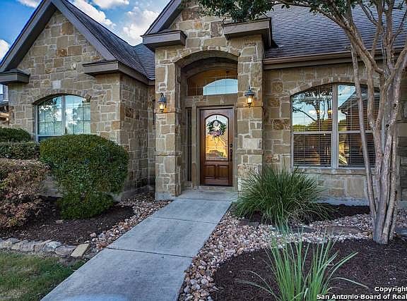 3rd image of 421 English Oaks Cir