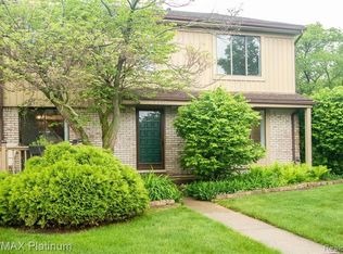 41647 Bedford Dr, Canton, MI 48187