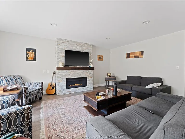 5740 Wayne St — Photo 7