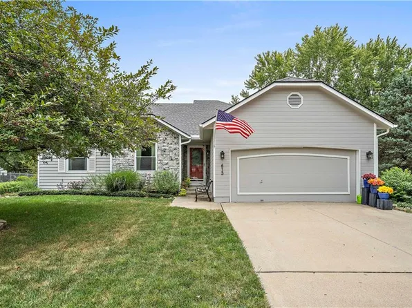 613 S Park Dr, Raymore, MO 64083