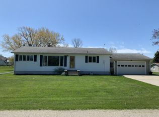 320 Arthur St, Port Austin, MI 48467