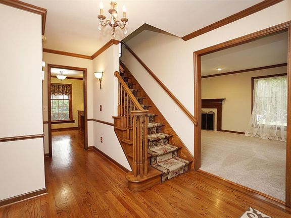 3rd image of 5629 Chatfield Dr