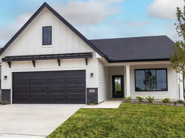 1532 Garland Ave, Norwalk, IA 50021
