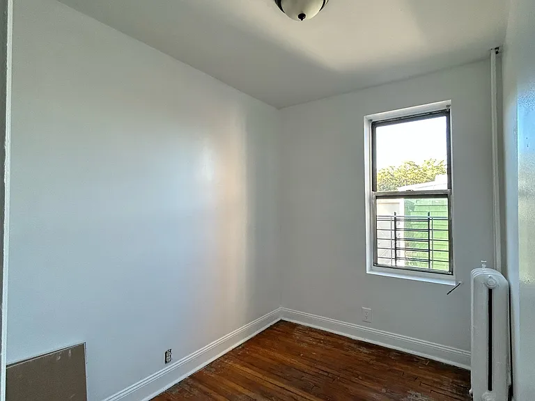 201 Claremont Ave #10 — Photo 15