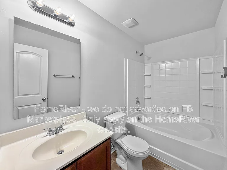 228 Hollybrook Ct — Photo 2
