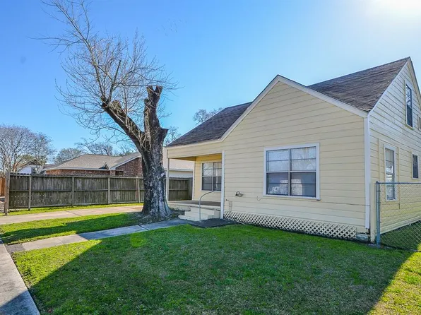 1806 Alabama St, Baytown, TX 77520