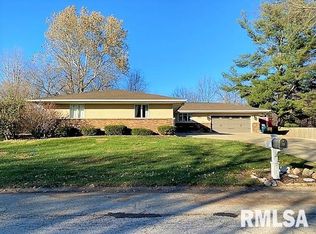 33 Meander Pike, Chatham, IL 62629