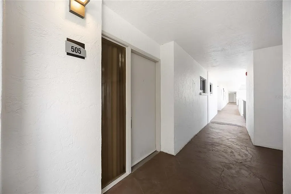 2 bed, 2.0 bath, 1380 sqft, $4,800 — Photo 3