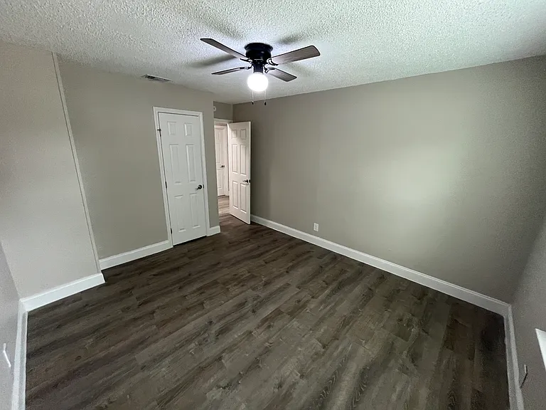 719 Fairwood Dr — Photo 7