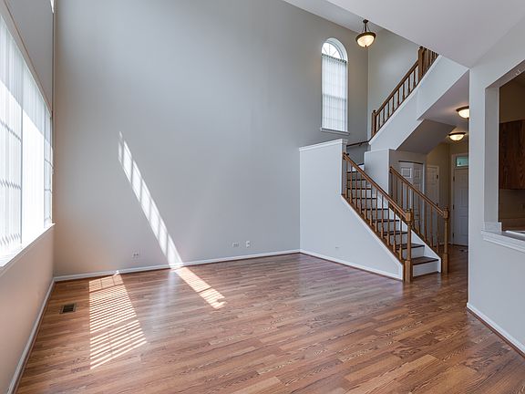 5th image of 1 S Oakhurst Dr