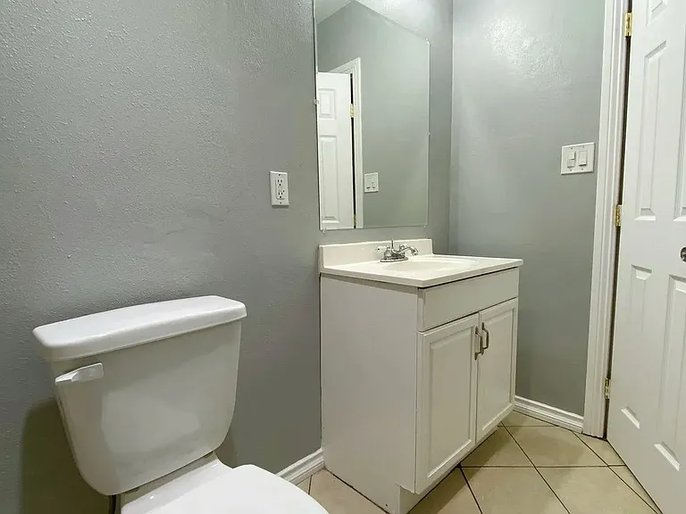 2037 N Lime Ave — Photo 8