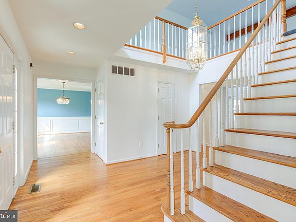 5th image of 291 Hickory Dr