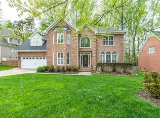 3105 Lodge Dr, Jamestown, NC 27282