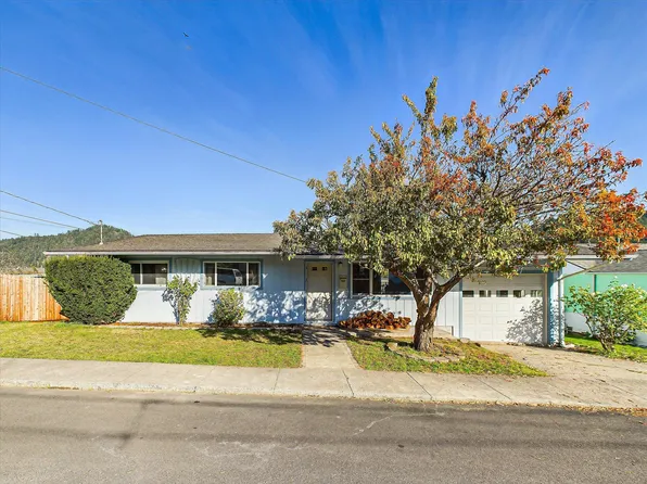 270 Cherry Ln, Rio Dell, CA 95562