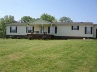 157 Oakfield Dr, Martin, TN 38237
