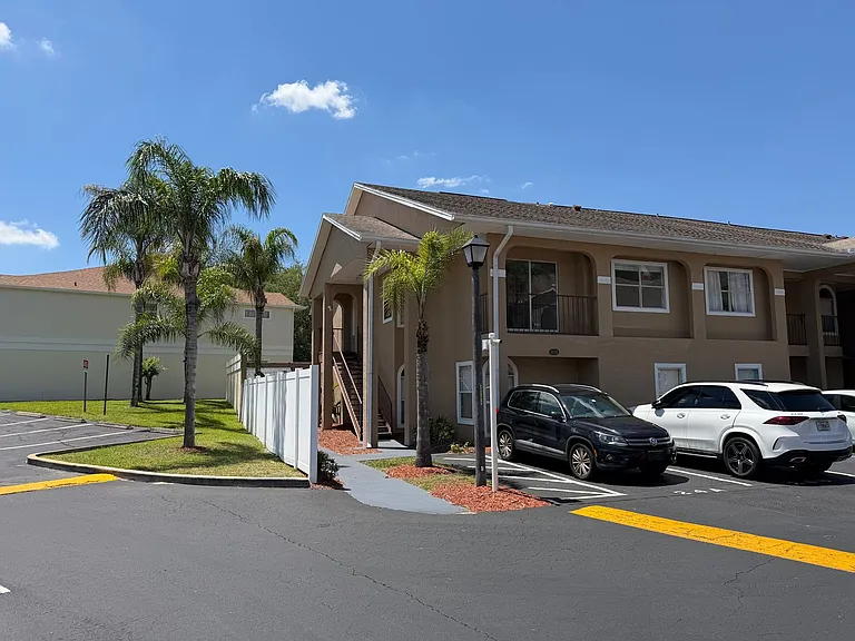 8824 Coral Palms Ct #B — Photo 26