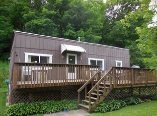 25383 Michael Ln, Sherrill, IA 52073