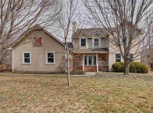 410 Mockingbird Ln, Newton, KS 67114
