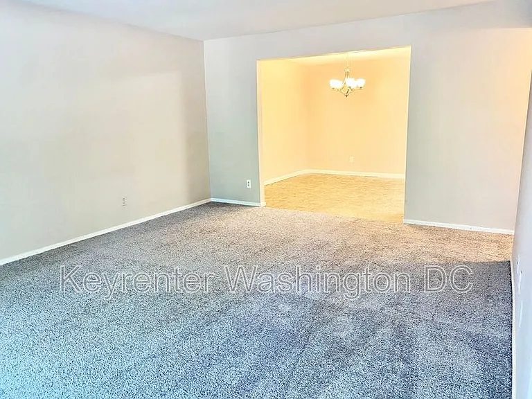 17405 Pipers Way — Photo 9