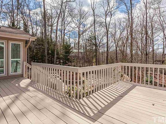 5th image of 121 Basswood Ct