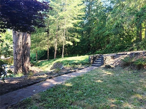 2nd image of 1337 Paradise Ct SE