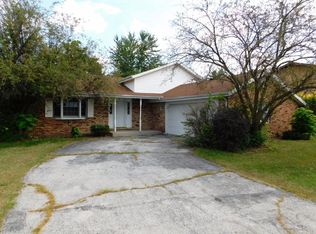 901 Old Beach Rd, Dyer, IN 46311