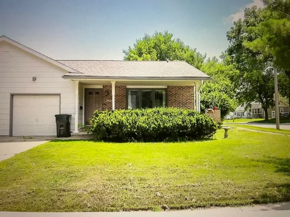 3422 West St, Ames, IA 50014