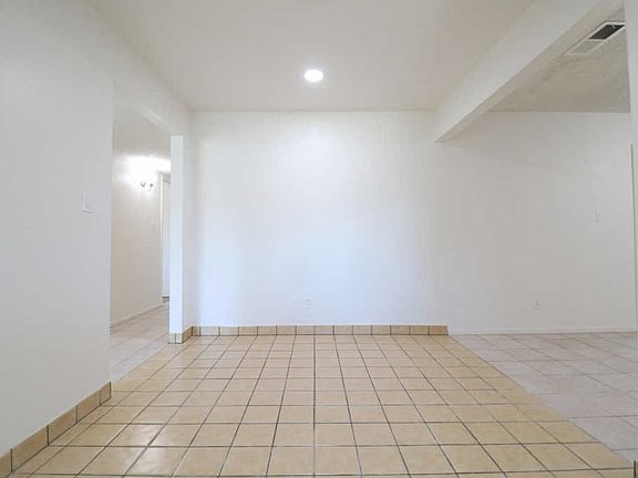 4th image of 3612 S Verde Vista St
