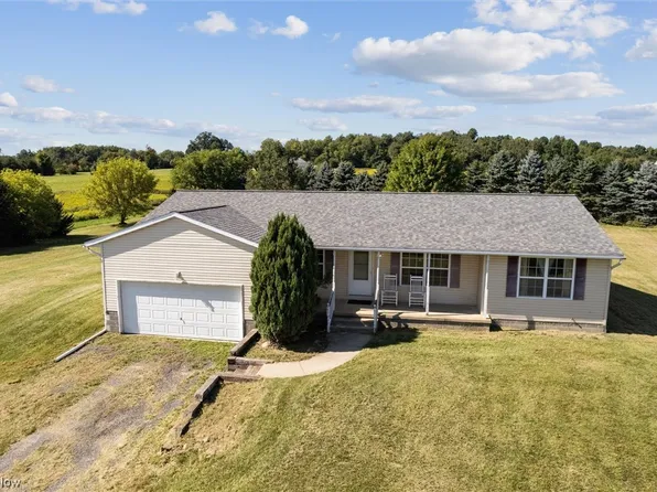 11193 Center Rd, Garrettsville, OH 44231