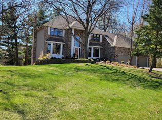 17683 Kingswood Cir, Lakeville, MN 55044