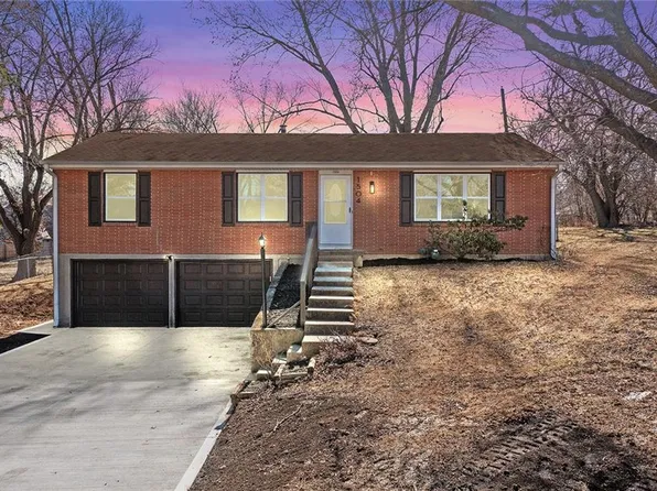 1504 Thompson Ave, Liberty, MO 64068