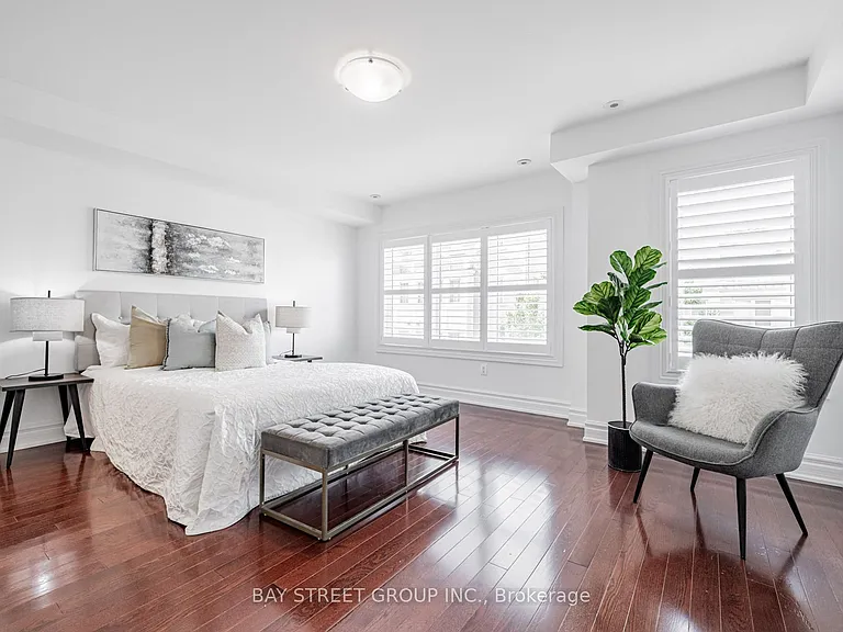 35 William Poole Way — Photo 28