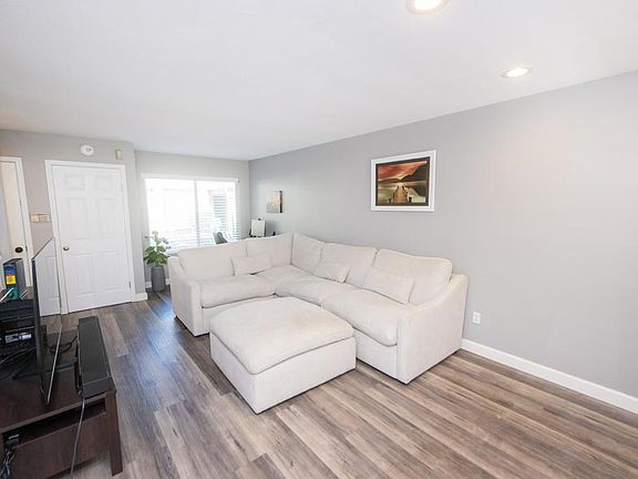 5th image of 929 Jamacha Rd Unit B