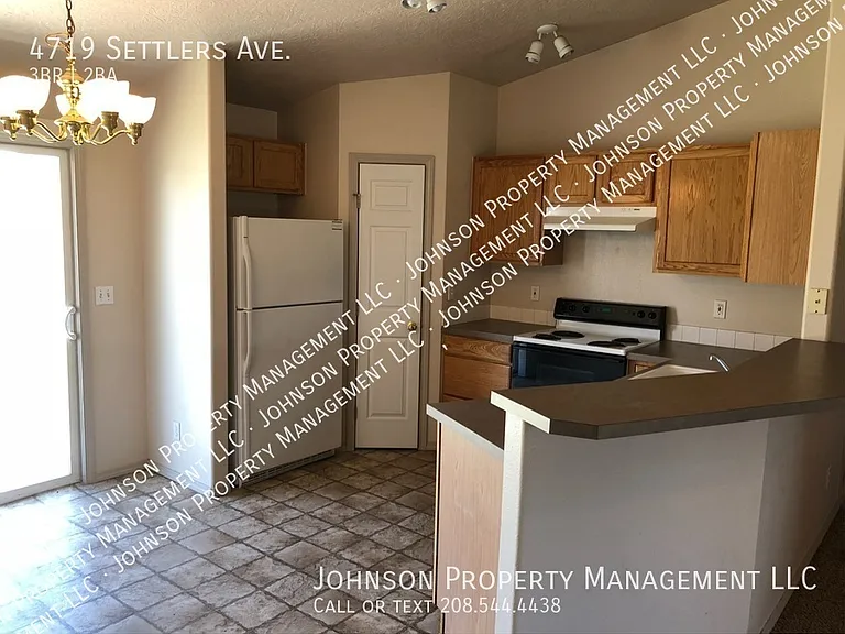 4719 Settlers Ave — Photo 2
