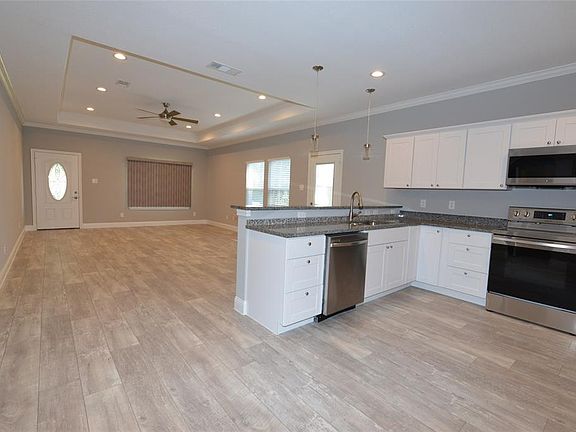 3rd image of 219 Finley St