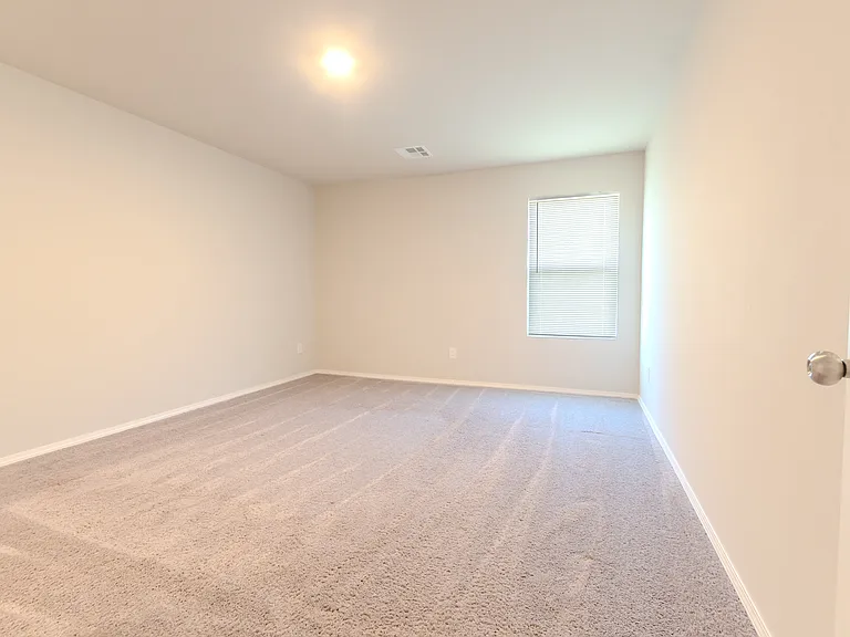 755 Foxtail Dr — Photo 10