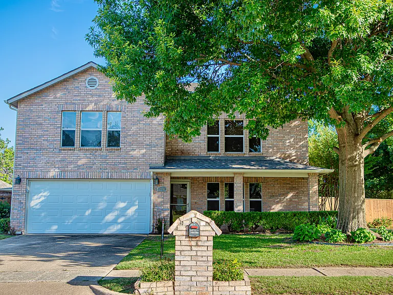 2201 Driskell Ln — Photo 1