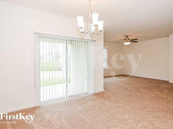 4th image of 1053 SW Canary Ter