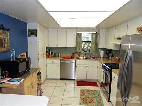 3rd image of 684 14th Ave S