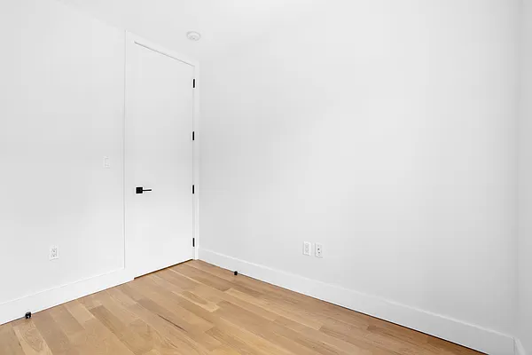 Rented by Skyhigh Realty NYC LLC | media 4