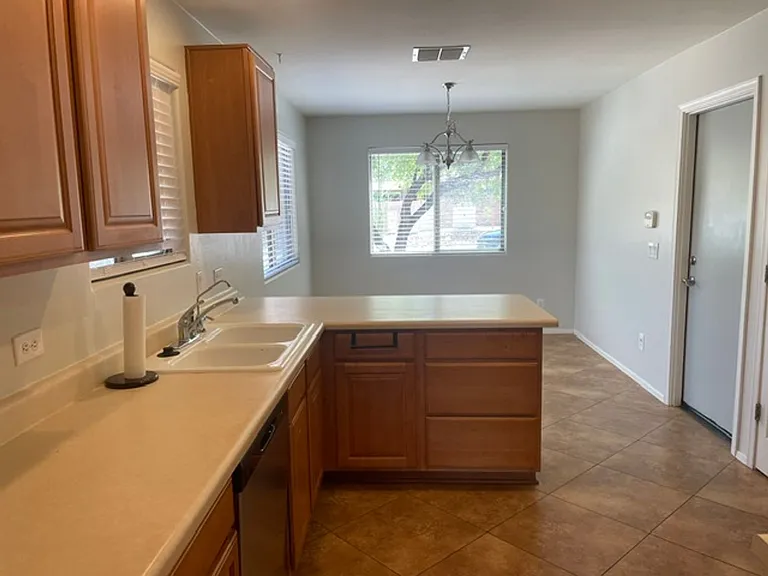 7184 S Mission Springs Dr — Photo 3