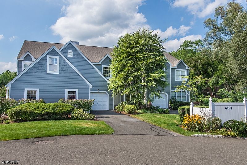 1st image of 602 BARRISTER CT