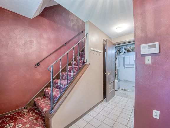 3rd image of 246 Timber Dr
